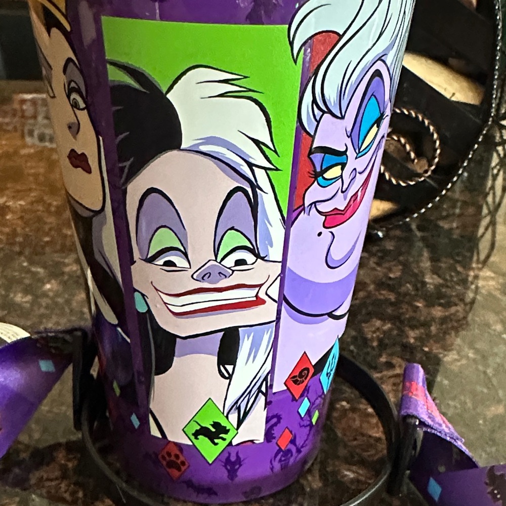 Disney parks magic key Villains stainless steel Tumbler w/ landyard holder NWT - Picture 5 of 7